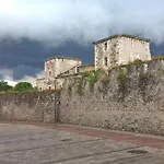 Gestiona2r - En El Casco Antiguo Llanisco アパート
