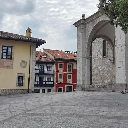 En El Casco Antiguo Llanisco Apartment Llanes