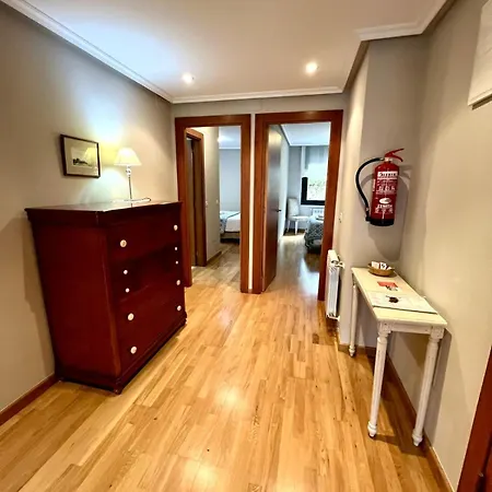 Gestiona2r - En El Casco Antiguo Llanisco Apartment *